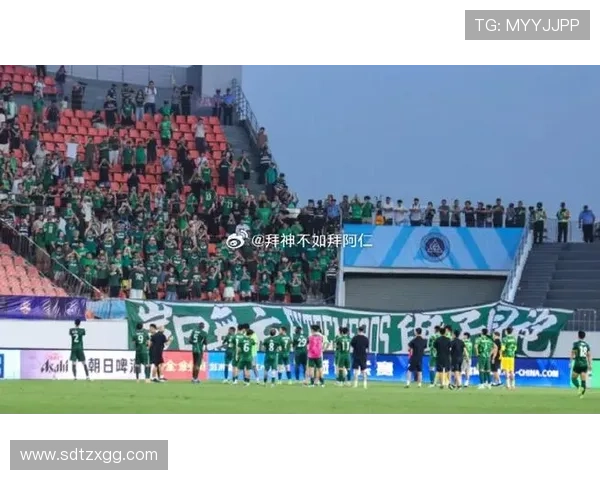 上海足球队挑战赛特别报道：从低谷到巅峰的奋斗与突破之路