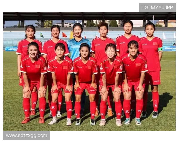 中国17号足球明星的崛起与挑战：从青训到国际赛场的奋斗历程