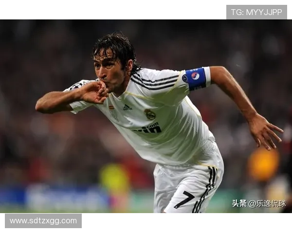 世界足球明星的魅力与风采展现全球足坛的传奇与激情