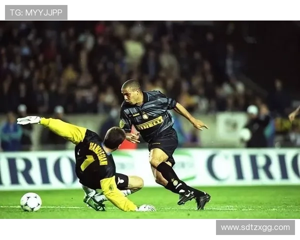 不被大众熟知却在足球历史上留下深刻印记的非经典明星球员探讨